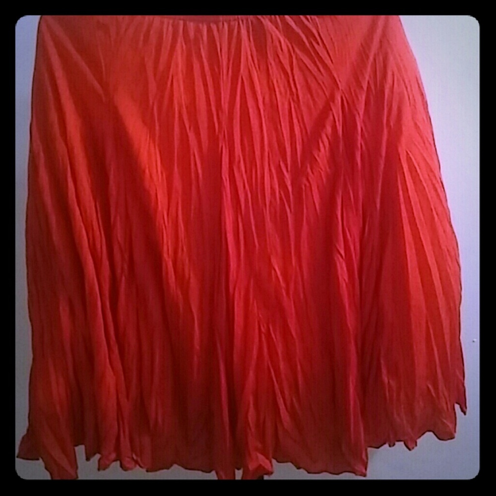 Larry Levine Women Broomstick Skirt
